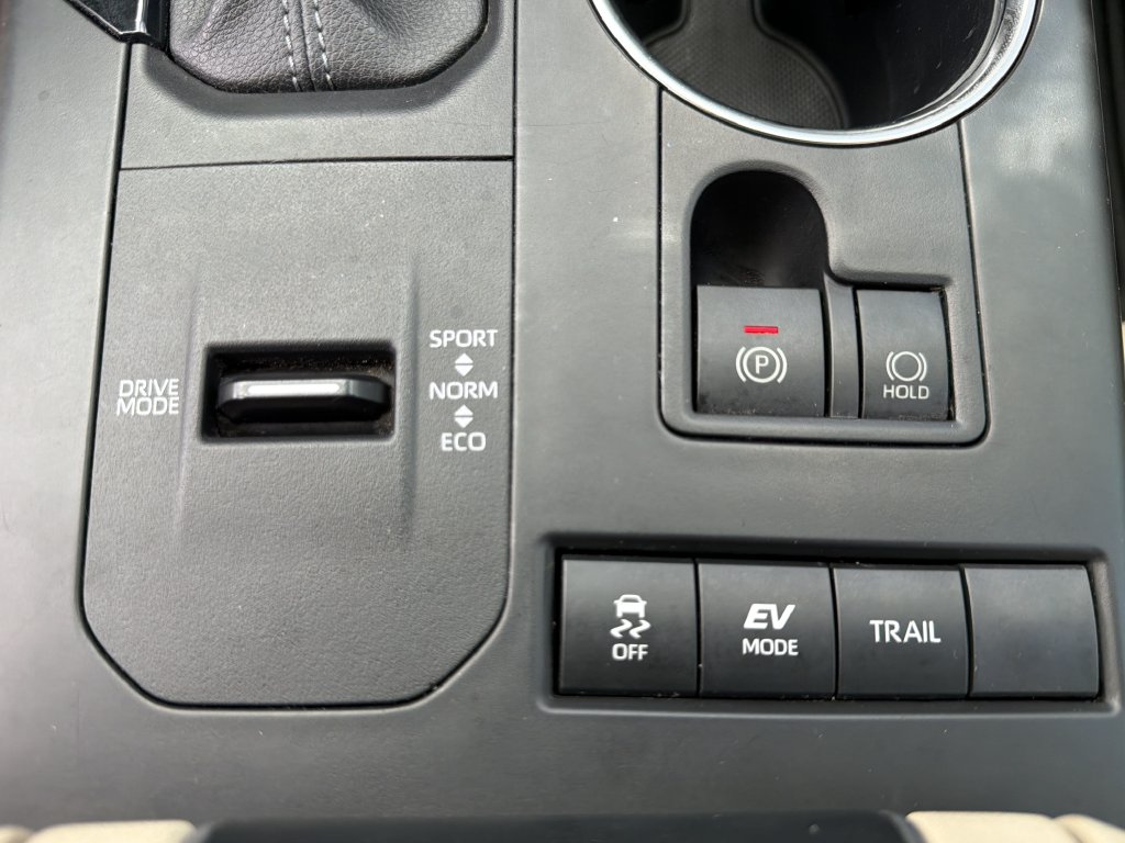 Used 2022 Toyota Highlander Hybrid SUV