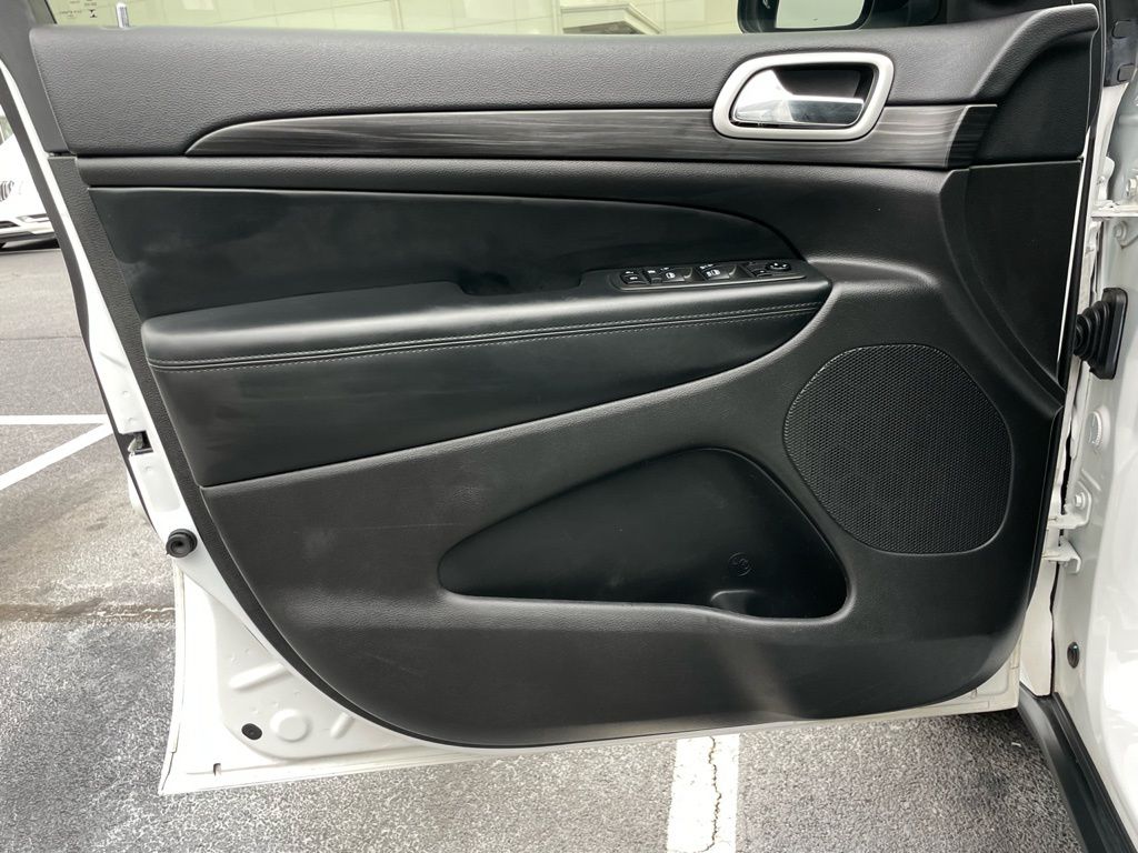 Thumbnail: 2021 Jeep Grand Cherokee - 23