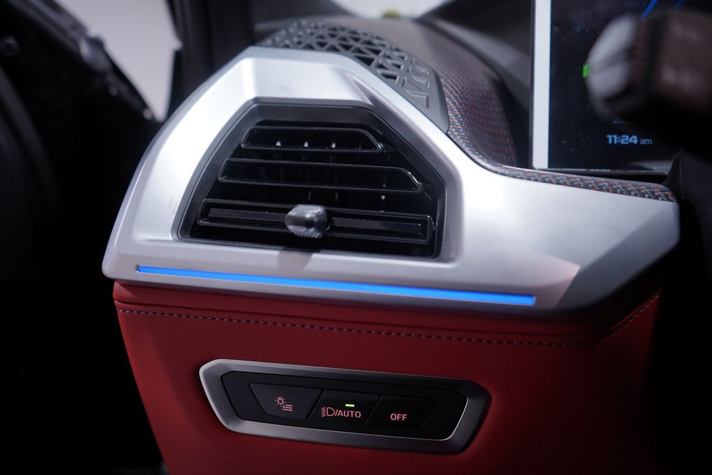 Thumbnail: 2026 BMW XM - 20