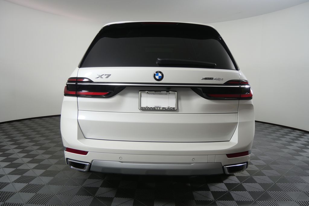 Thumbnail: 2026 BMW X7 - 4