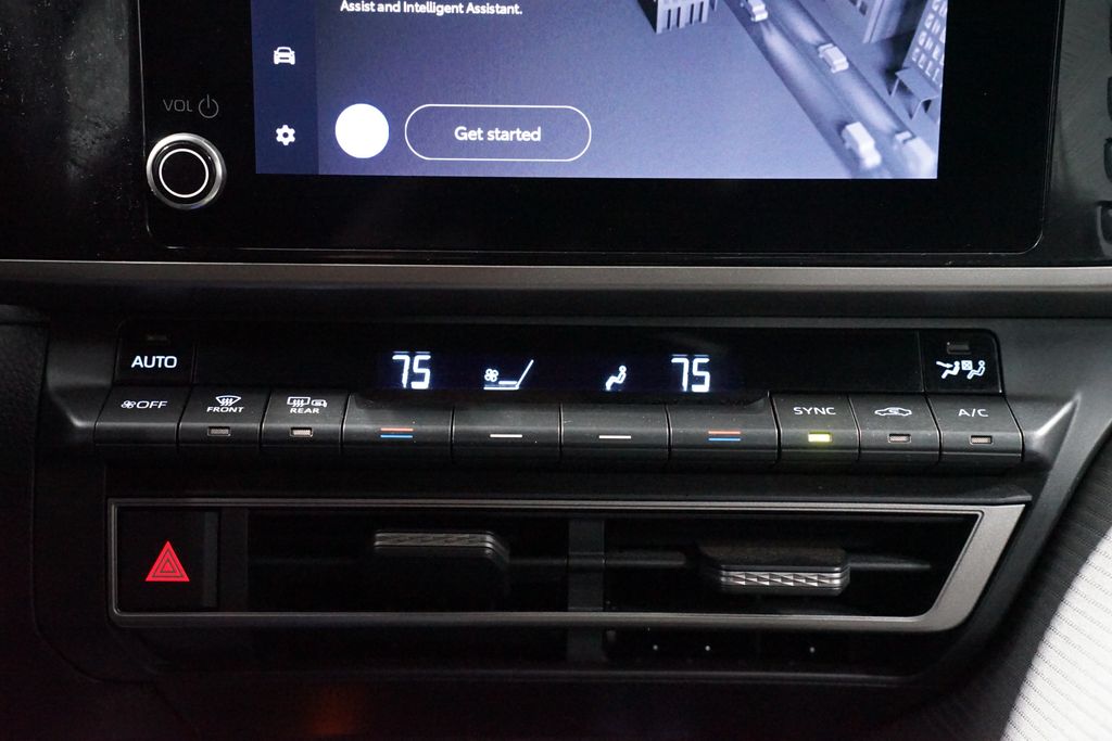 Thumbnail: 2025 Toyota Camry - 21