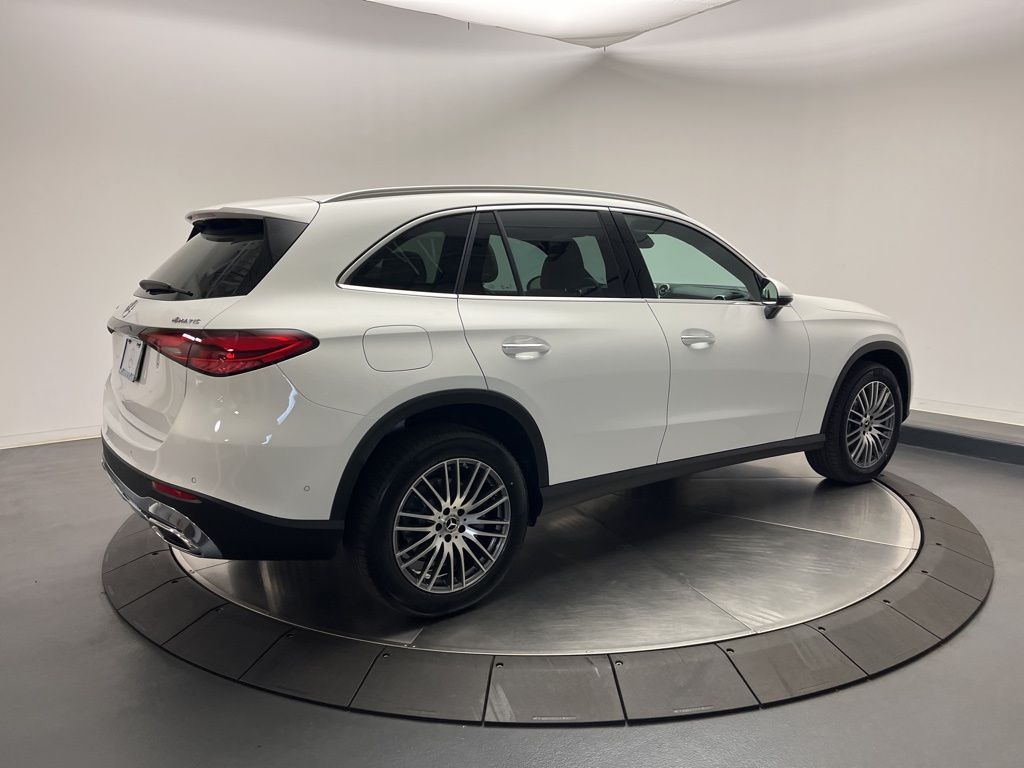 Thumbnail: 2026 Mercedes-Benz GLC - 7