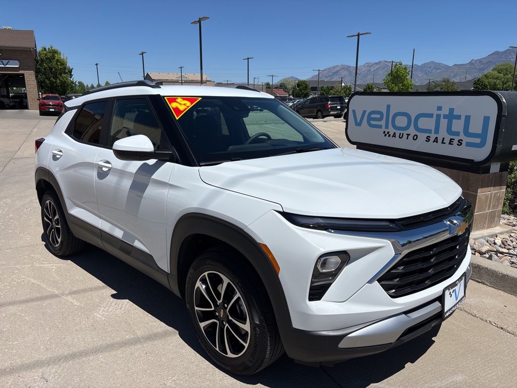 Summit White 2025 Chevrolet Trailblazer LT AWD SUV / Crossover Four-Wheel Drive 9-Speed Automatic