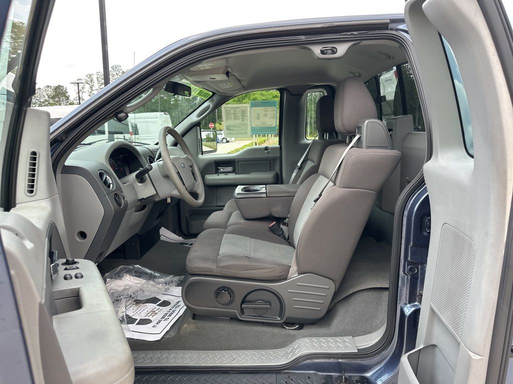 2006 Blue Ford F-150 XLT 4X4 Truck