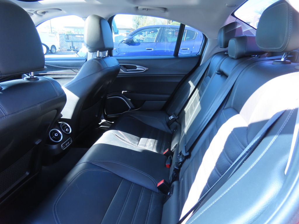 Thumbnail: 2019 Alfa Romeo Giulia - 11