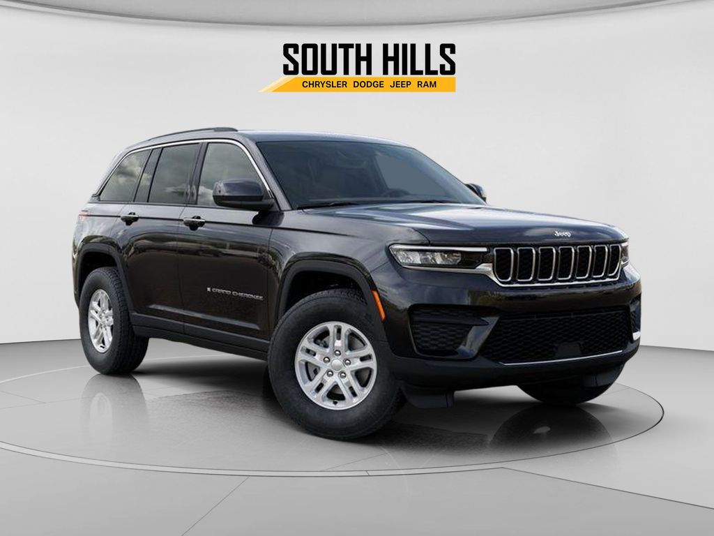 2025 Jeep Grand Cherokee Laredo Black at South Hills CDJR