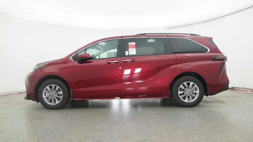 Thumbnail: 2025 Toyota Sienna - 23