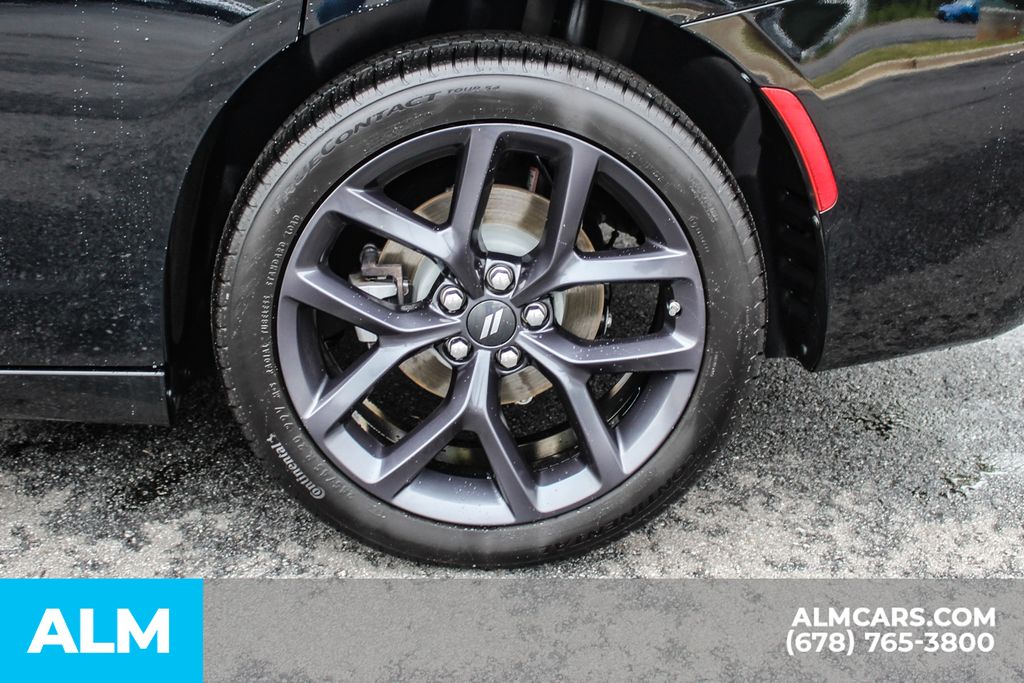 Used 2023 Black Dodge SXT image 16