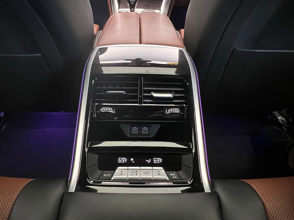 2020 BMW 8 Series  10