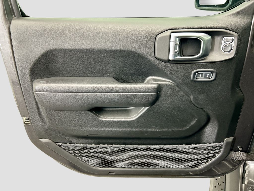 Thumbnail: 2022 Jeep Gladiator - 22