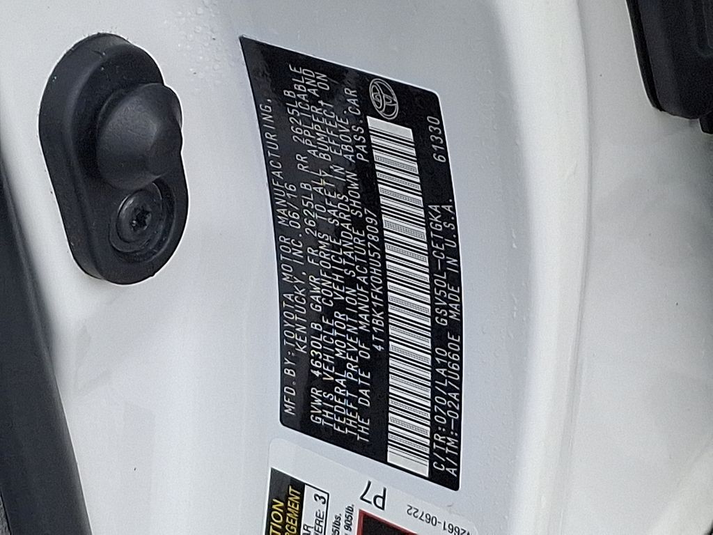 2017 Toyota Camry XLE 29