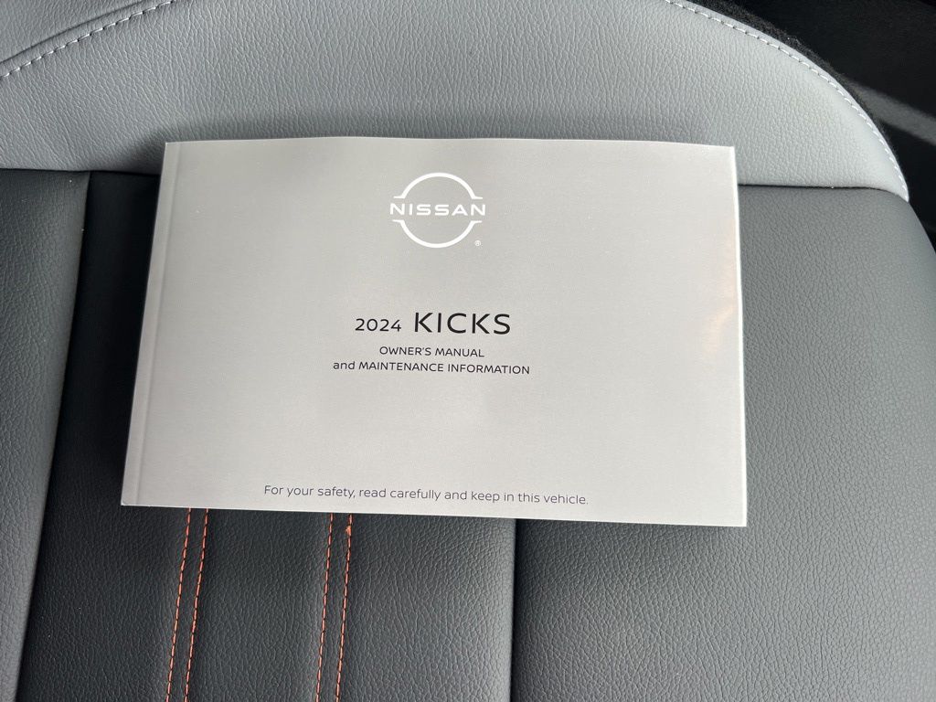 2024 Nissan Kicks SR photo