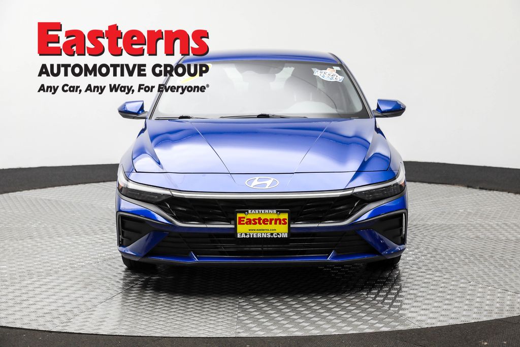 Used 2024 Blue Hyundai SE image 2