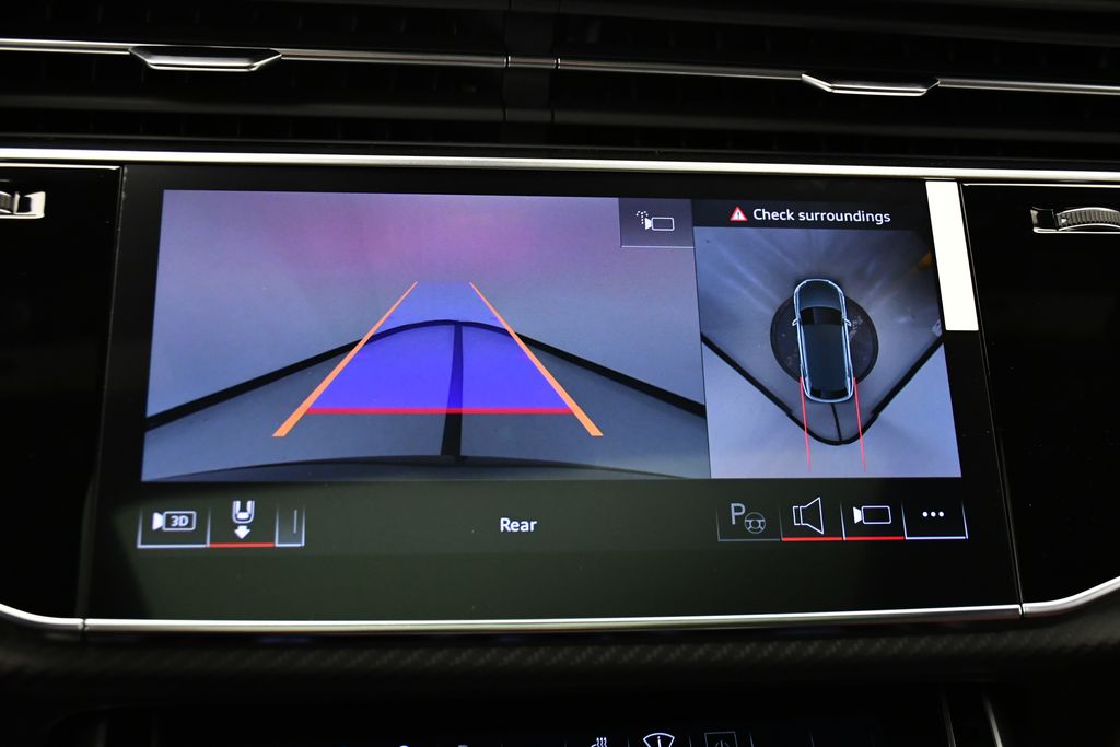 Thumbnail: 2026 Audi RS Q8 - 25