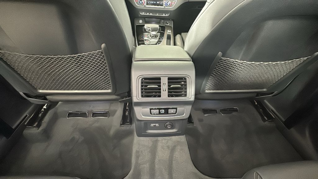 2025 Audi Q5  25