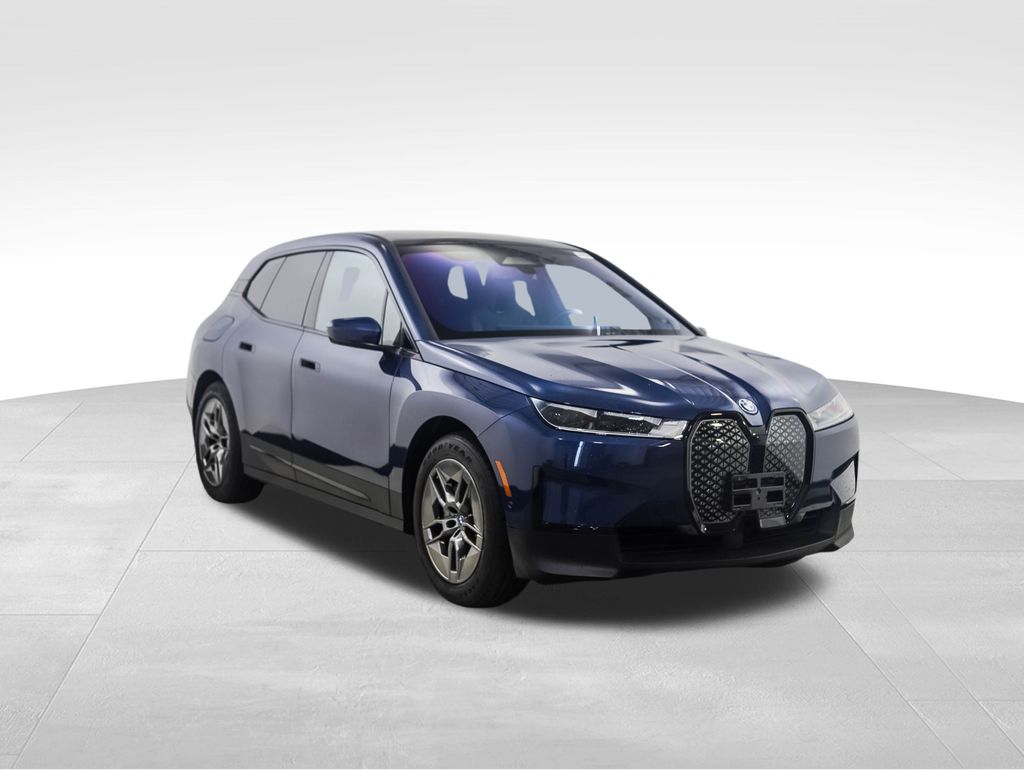 Thumbnail: 2022 BMW iX - 7