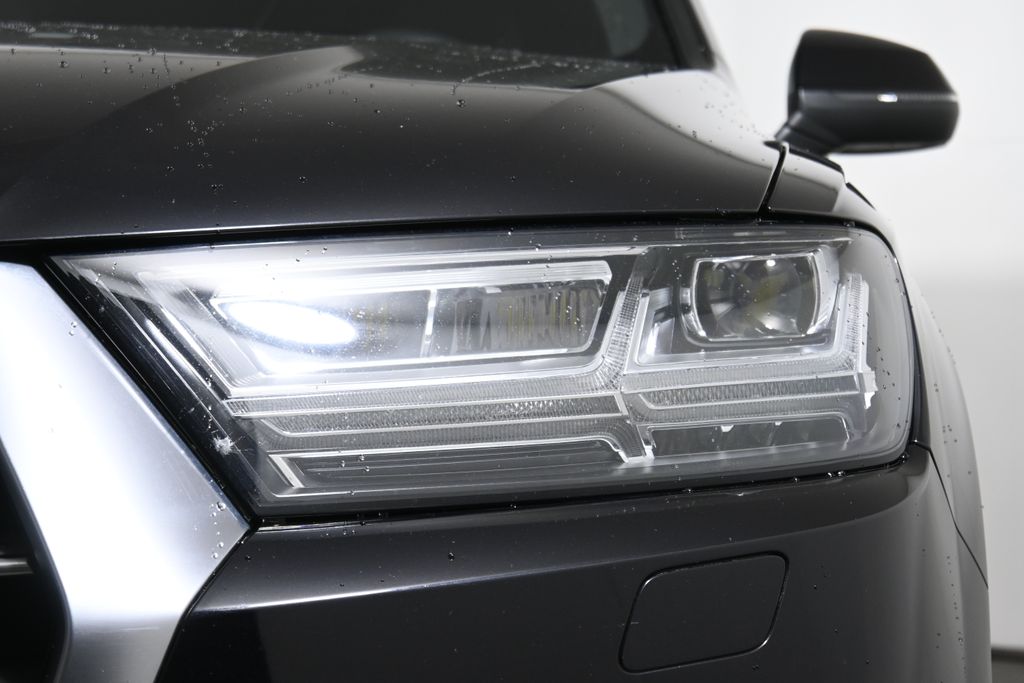 Thumbnail: 2018 Audi Q7 - 10