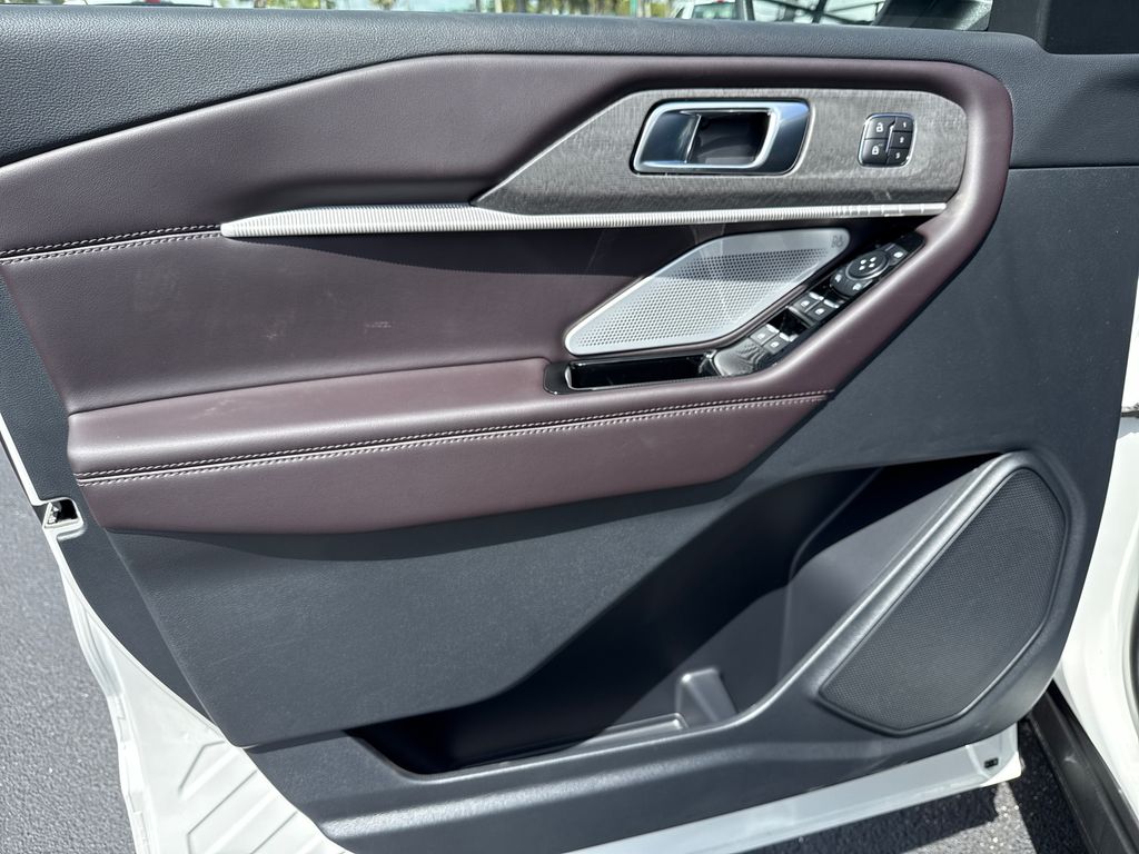 New 2026 White Ford Platinum image 18