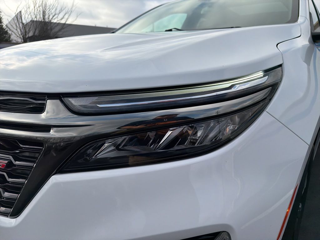 Thumbnail: 2023 Chevrolet Equinox - 9