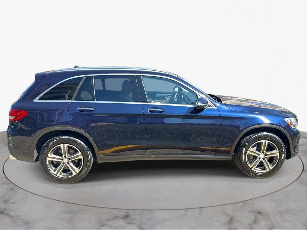 Thumbnail: 2017 Mercedes-Benz GLC - 8