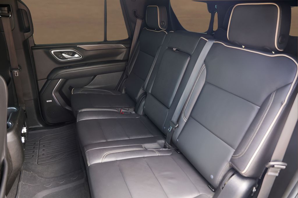 Used 2023 Silver GMC SLT image 24