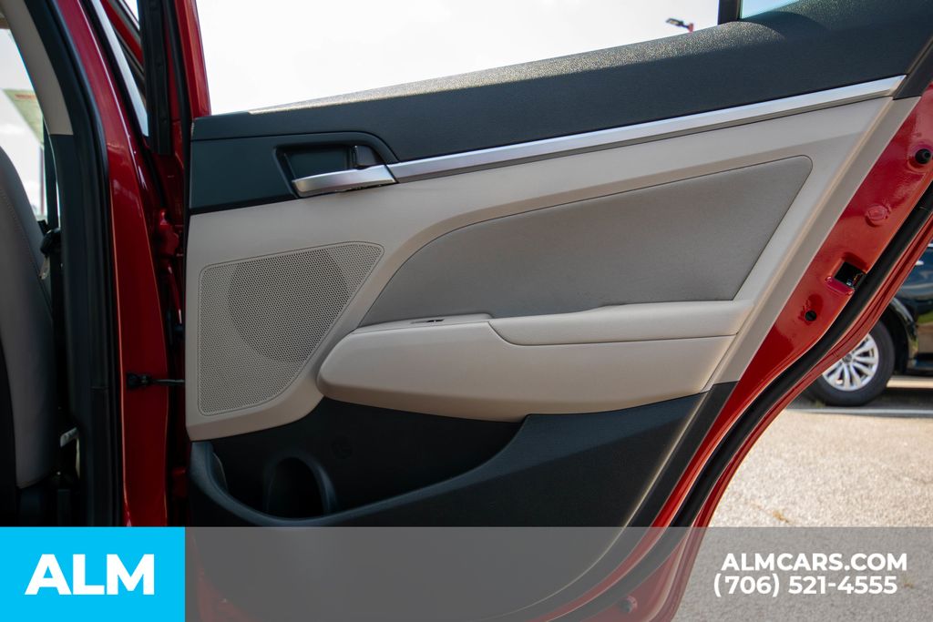 2020 Hyundai Elantra Value Edition photo 16
