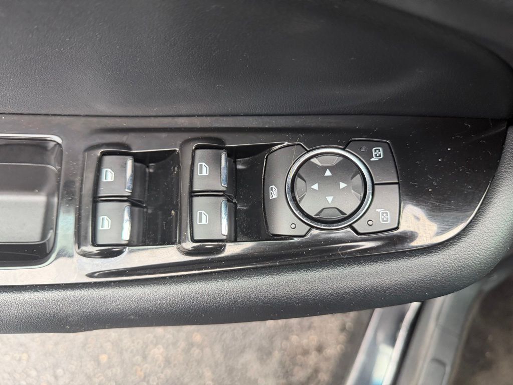 2019 Ford Edge SEL Black at South Hills CDJR
