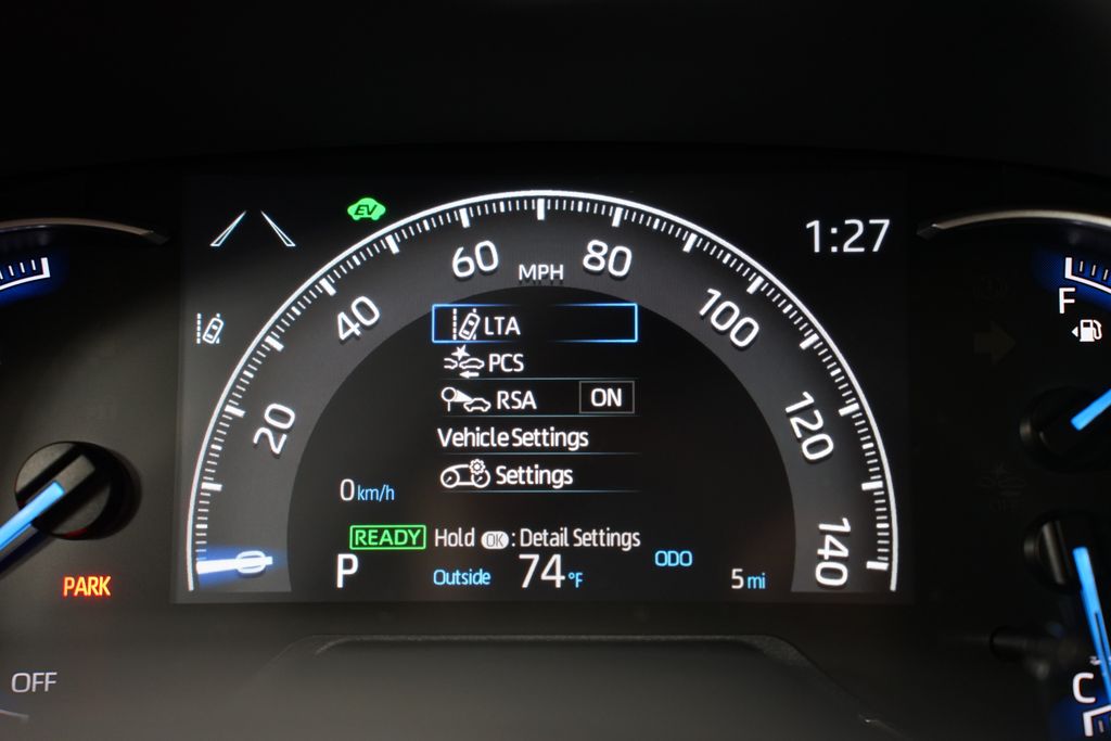 2025 Toyota RAV4 LE 16