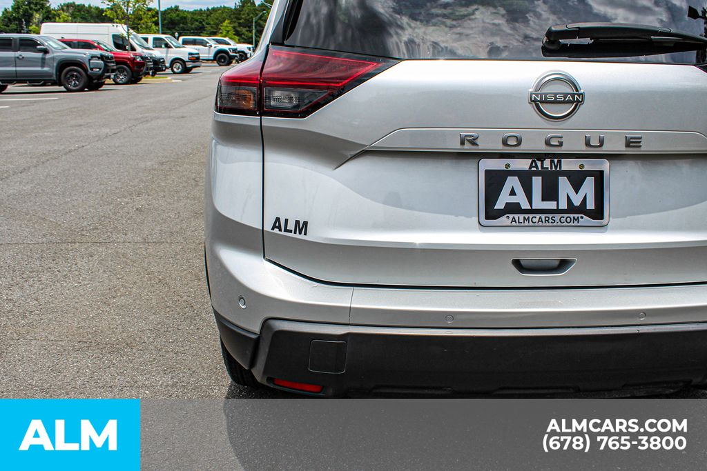 Used 2024 Silver Nissan S image 13