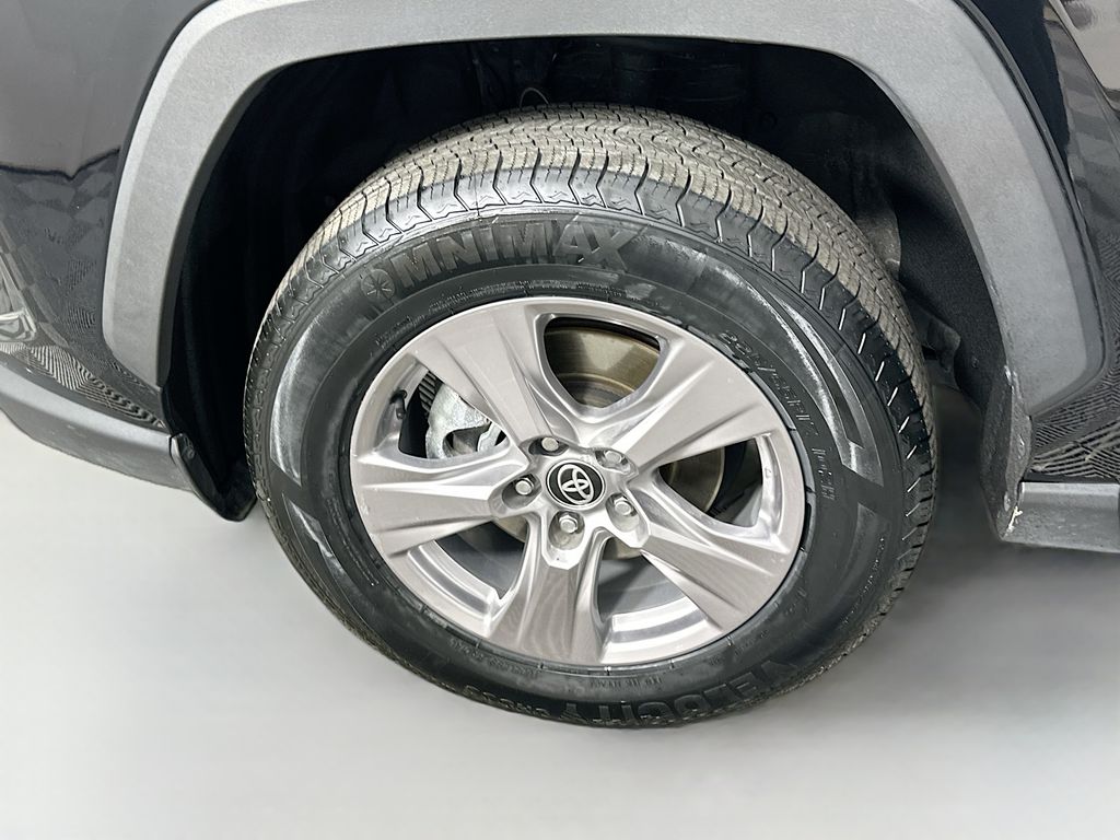 Thumbnail: 2024 Toyota RAV4 - 31