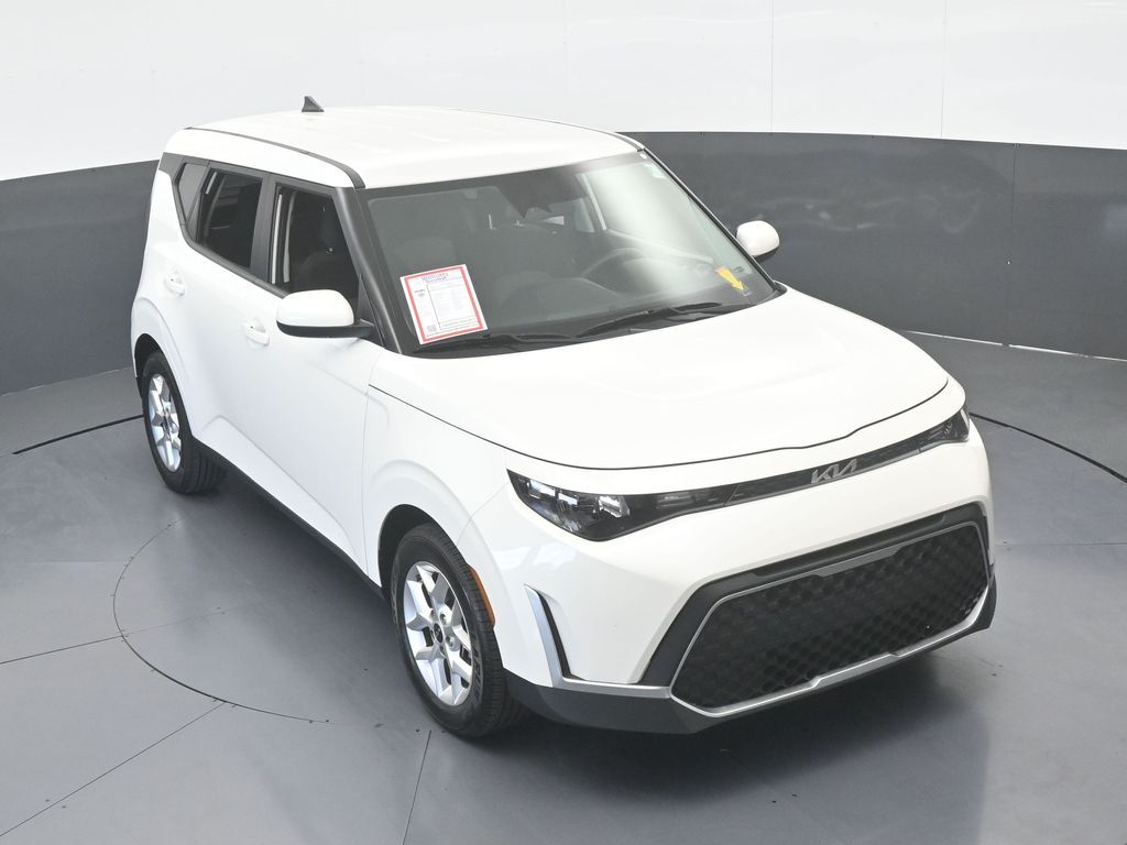 Used 2024 Snow White Pearl Kia LX image 50