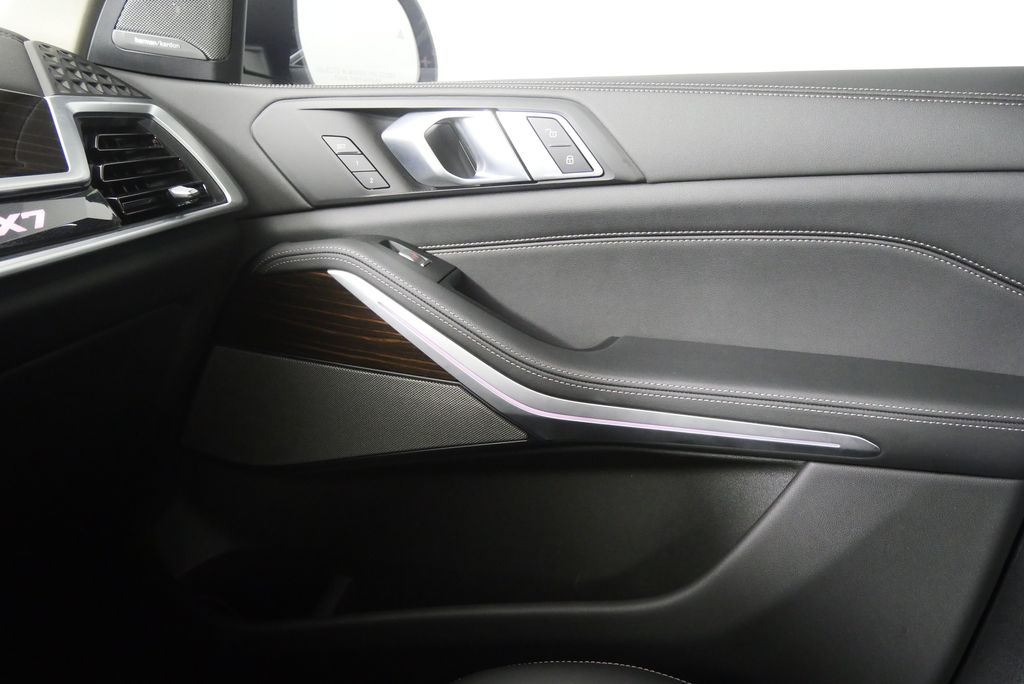 Thumbnail: 2024 BMW X7 - 29