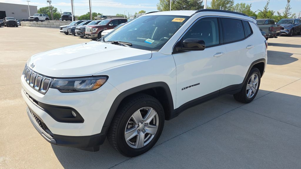Used 2022 Jeep Compass Latitude with VIN 3C4NJDBB3NT224432 for sale in Kansas City