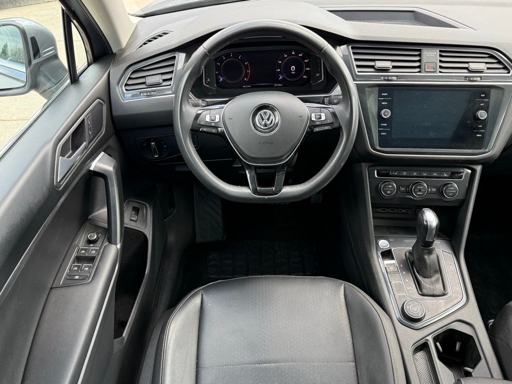 Used 2020 Silver Volkswagen 2.0T SEL image 27