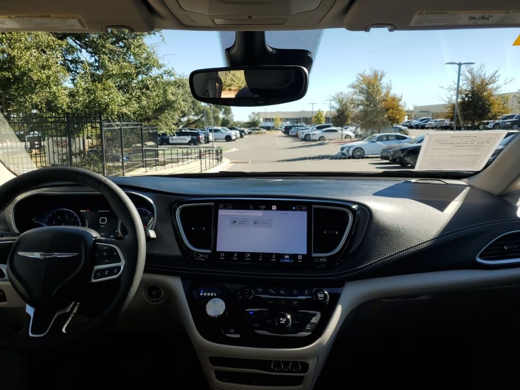 Used Car 2023 Chrysler Pacifica  Touring L For Sale Under $40,000 In Austin, Texas