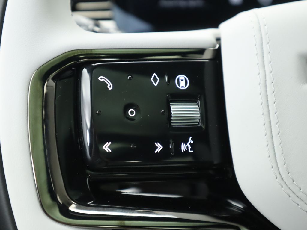 Thumbnail: 2025 Land Rover Range Rover Sport - 11