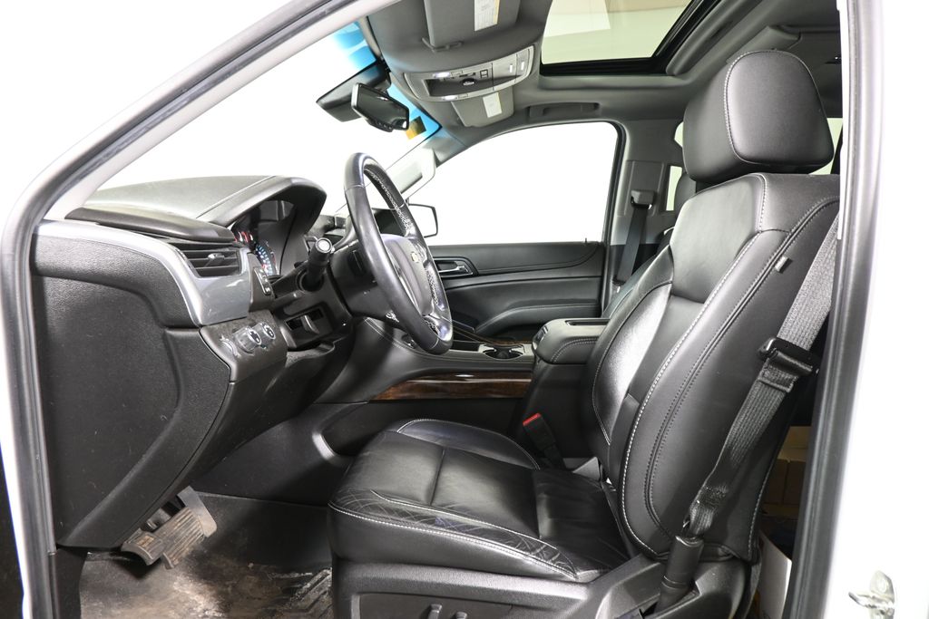 Thumbnail: 2019 Chevrolet Tahoe - 3