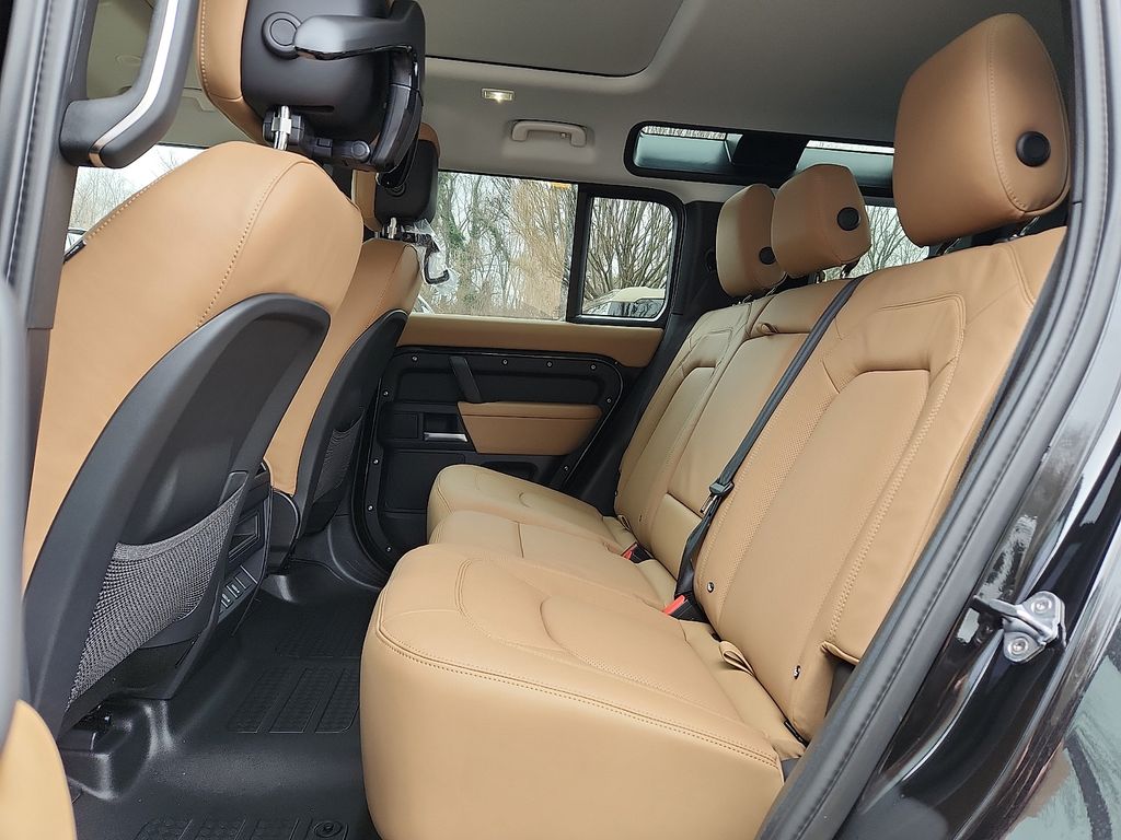 Thumbnail: 2026 Land Rover Defender - 5