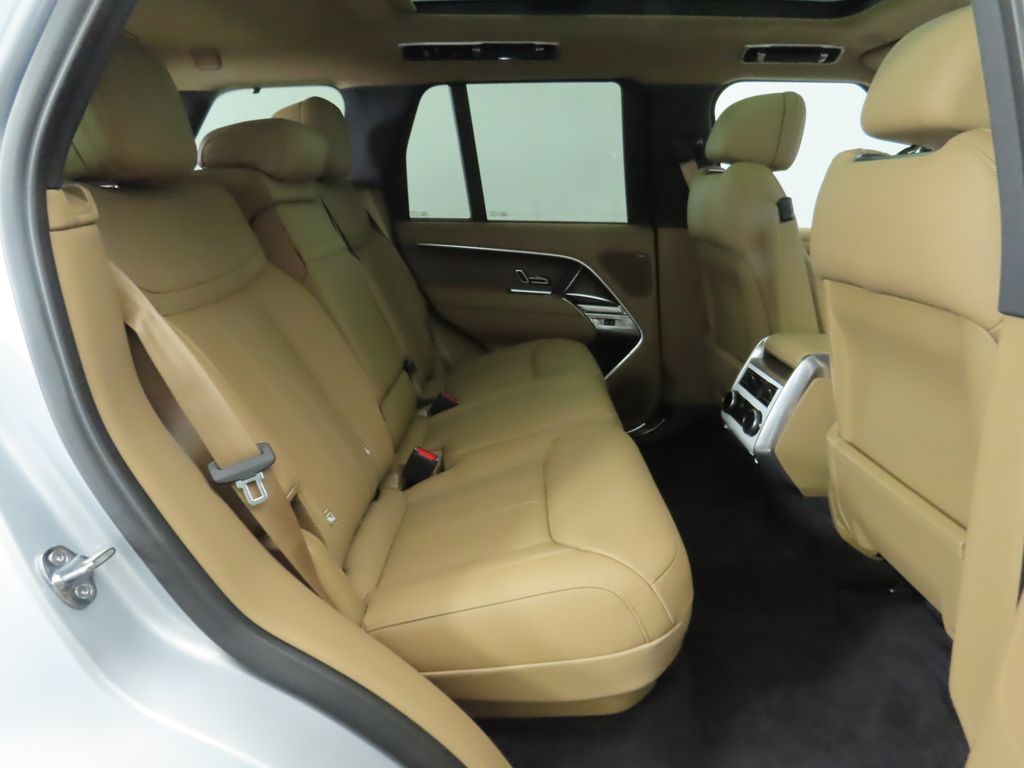 Thumbnail: 2025 Land Rover Range Rover - 24