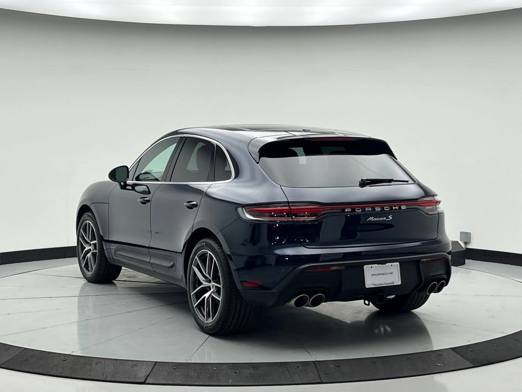 Thumbnail: 2022 Porsche Macan - 3