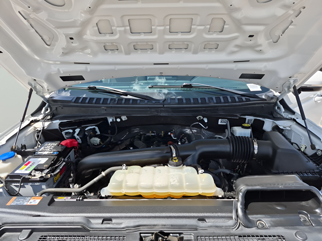 Used 2023 White Ford XLT image 21