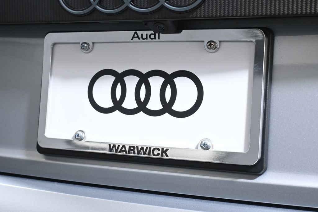 Thumbnail: 2026 Audi RS Q8 - 14