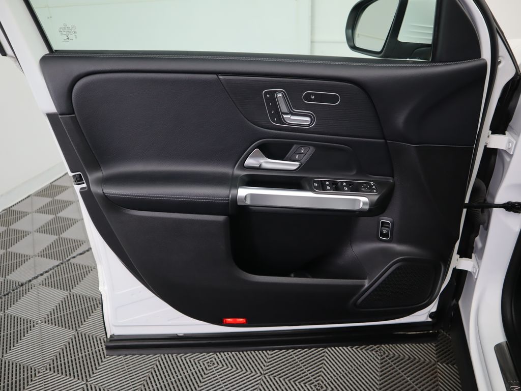 2020 Mercedes-Benz GLB 250 24