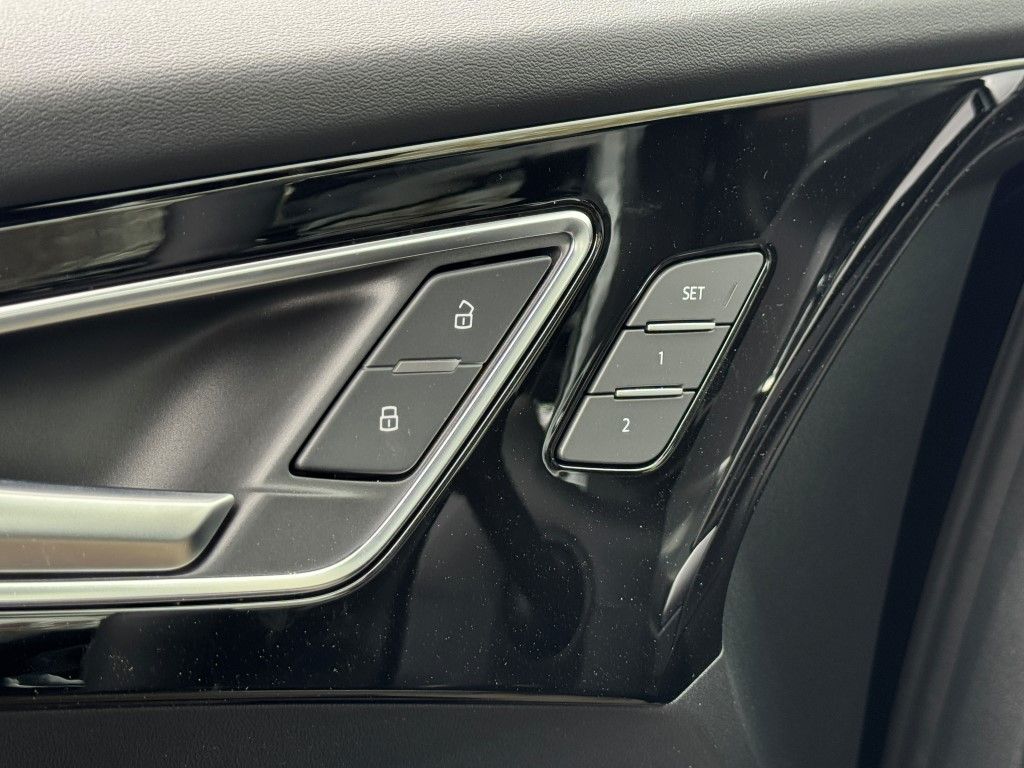 2025 Audi Q4 e-tron  28