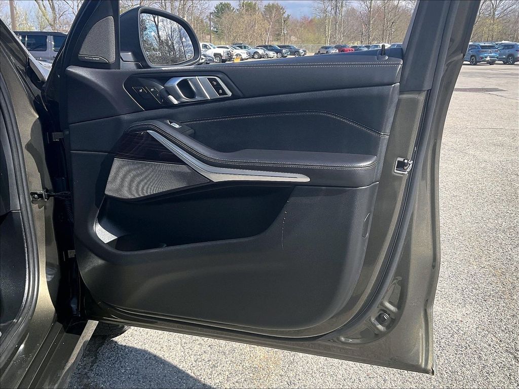 2024 BMW X7 — photo 12