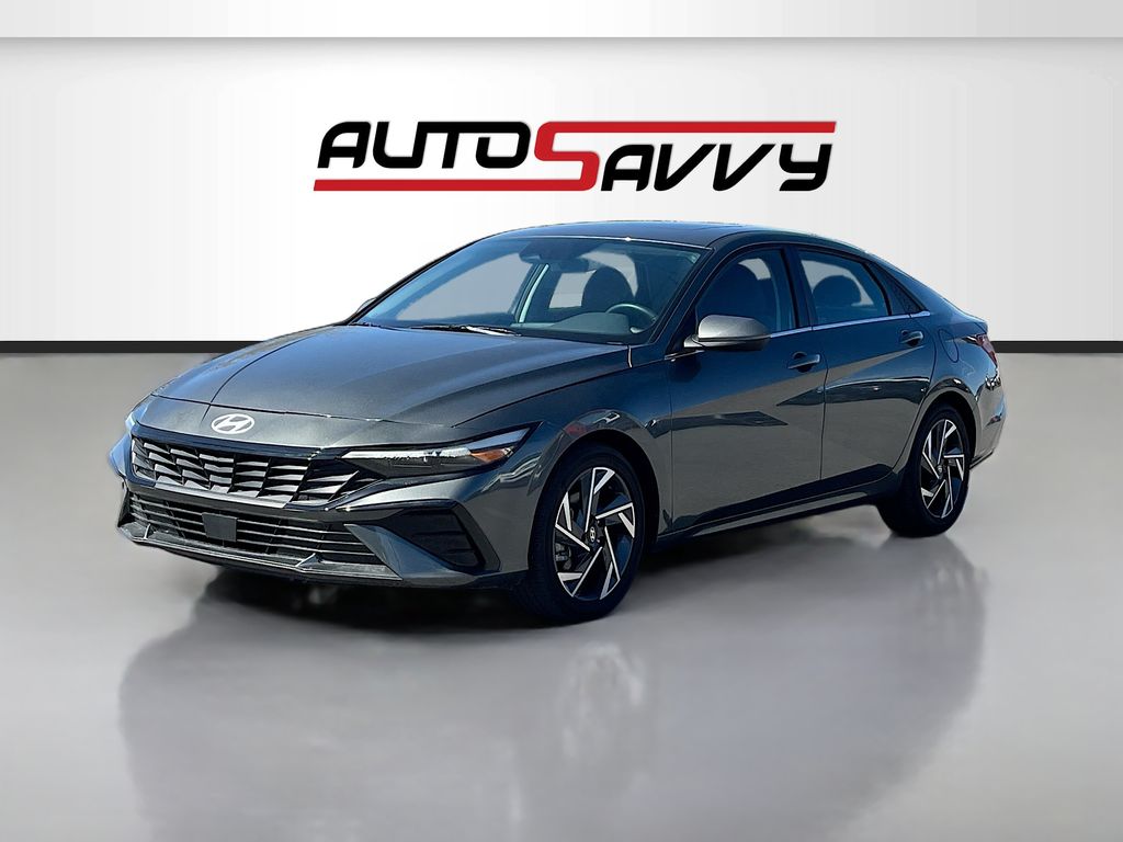 Used 2025 Gray Hyundai Limited image 3