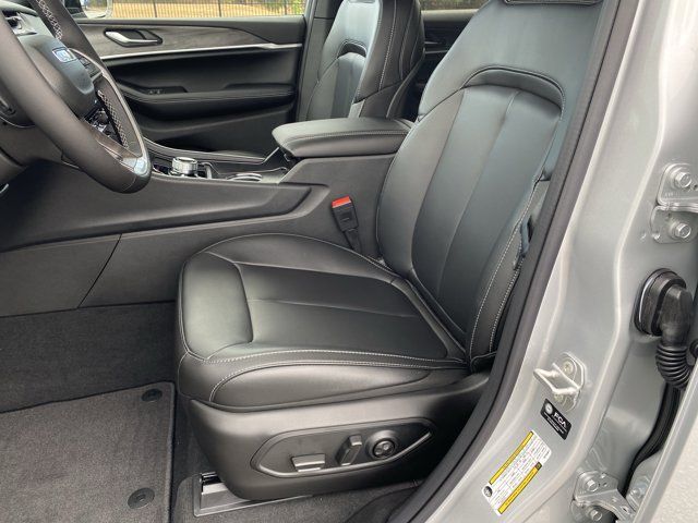 New 2025 Silver Jeep Limited image 9