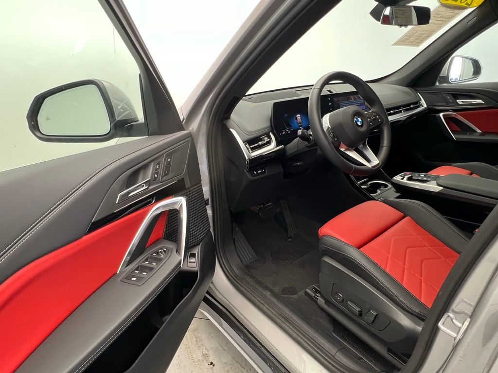 Thumbnail: 2025 BMW X1 - 21