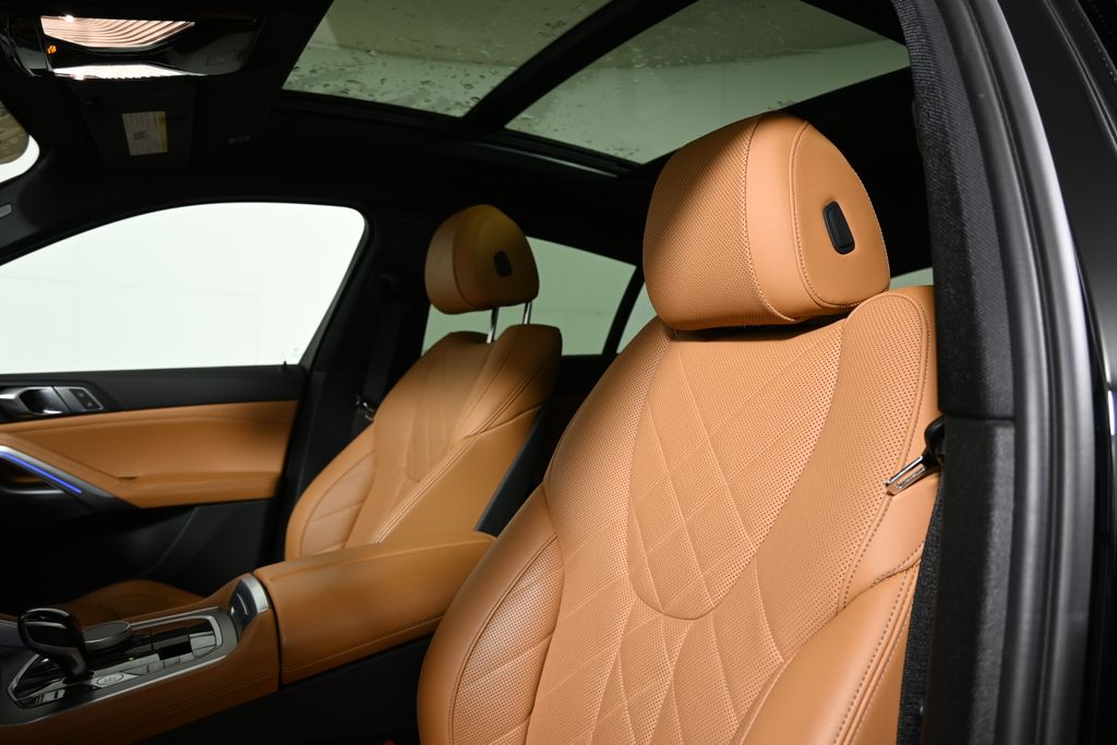 Thumbnail: 2023 BMW X6 - 15