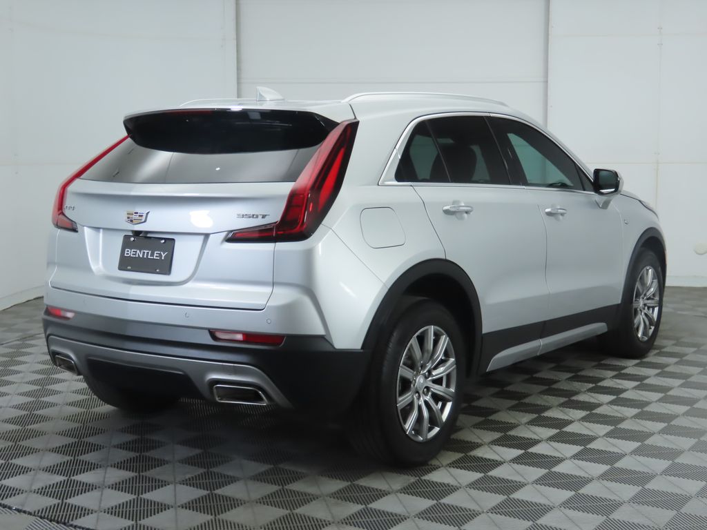 Thumbnail: 2022 Cadillac XT4 - 5
